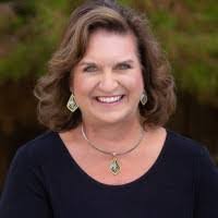 Sandi Hansen's Instagram, Twitter & Facebook