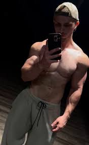 @muuusclefreakkks video Tweet