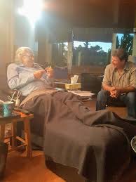 Για απάτη του αιώνα κάνει λόγο σε ανάρτησή του στο facebook o γιος του μίκη θεοδωράκη, γιώργος, αναφερόμενος στον νίκο θεοδωράκη, . Ena Internetiko Radiofwno Eley8erwnei Thn Moysikh Toy Mikh 8eodwrakh The New Hellenic Times