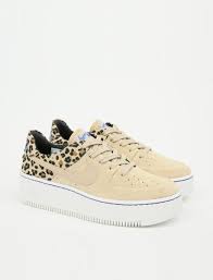 When Nike Decides To Go With Animal Print You Know We Are Immediate Fans A Nice And Neat Pack Just For Women This Air Force 1 Leopard Nikes Cute Shoes Nike