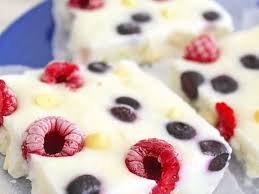 Recette Yaourt Glace Aux Framboises Myrtilles Et Pepites De Chocolat Blanc Recette Yaourt Glace Recette Yaourt Glace Recette Yaourt