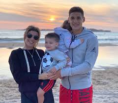 El entrenador lionel scaloni sumó cinco elementos de boca juniors y de river plate a. La Esposa De Un Exjugador De River Se Enfurecio Lo Dejo A Cargo De La Remodelacion De La Casa Y Le Pinto El Escudo Millonario En La Pileta Tn