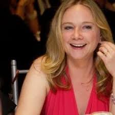 Kristen Lessard's Instagram, Twitter & Facebook