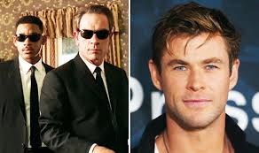 In the movie men in black 4, this time must agents j and k in a special rocket. Men In Black 4 Set Photos First Look At Chris Hemsworth Films Entertainment Express Co Uk