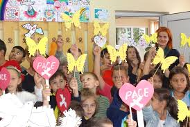 Sărbătoarea este dedicată păcii mondiale și absenței războiului și violenței. Ziua Mondiala A Pacii Sarbatorita La Oradea De Copii De La Centrul De Zi