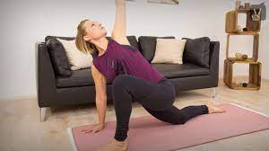 Namaste beautiful souls, welcome to ali kamenova yoga. 4 Wochen Yoga Challenge Anfangerkurs Mit Karo Wagner 2 4 Youtube