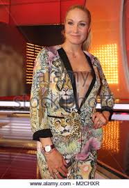 Ihr kennt verstehen sie spaß? Schauspielerin Und Moderatorin Janine Kunze Bei Verstehen Sie Spass Aus Freiburg Rothaus Arena Freiburg Aufzeichnung Vom 08 06 2013 Photo Stock Alamy