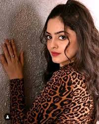 Lilly Lay's Instagram, Twitter & Facebook