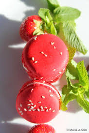 Macarons Fraises Menthe Macaron Fraise Macaron Et Gateaux Et Desserts
