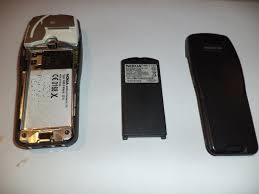 Released 1999 151g, 22.5mm thickness feature phone no card slot. Nokia 3210 Ifixit