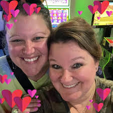 Gretchen Mobley's Instagram, Twitter & Facebook