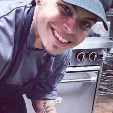 Larry Defeo's Instagram, Twitter & Facebook