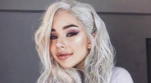 Natasha Kay's Instagram, Twitter & Facebook