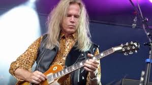 Adrian Vandenberg recalls injury that sidelined him for Whitesnake's 'Slip  Of The Tongue' album