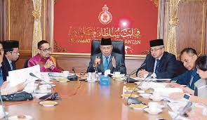 He was proclaimed sultan of kelantan on 13 september 2010, succeeding his father, sultan ismail petra, who was deemed incapacitated by illness. Persiapan Hari Keputeraan