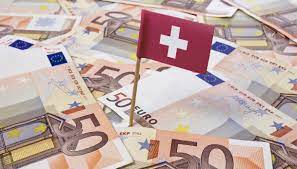Naturalmente, esso beneficia del segreto bancario svizzero e può essere usato senza particolari formalità o problemi. Central Banks Directory Offshorebanksdirectory