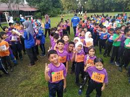 Pada 2009, sekolah kebangsaan damansara utama memiliki 398 pelajar lelaki dan 329 pelajar perempuan, menjadikan jumlah keseluruhan murid seramai 727 orang. Program Merentas Sekolah Kebangsaan Damansara Jaya 1 Facebook