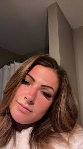 Julia Daniels's Instagram, Twitter & Facebook