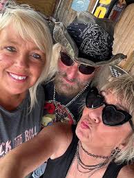 Good time friends indeed 😉