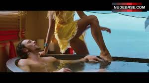 Sex with Blake Lively – Savages (0:52) | NudeBase.com