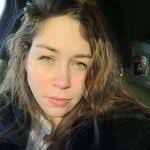 Amanda Kirlin's Instagram, Twitter & Facebook