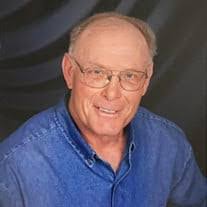 Robert Reuss's Instagram, Twitter & Facebook