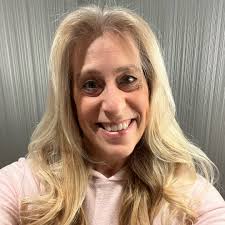 Lori Marker's Instagram, Twitter & Facebook