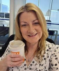 I think I'm ugly nobody wants to say hi to me.  bit.ly/Text-Me-On-FB-Messenger