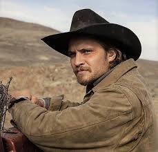 Luke Grimes As Kayce Dutton In Yellowstone In 2020 Luke Grimes Yellowstone Series Yellowstone