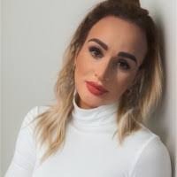 Fay Dyer's Instagram, Twitter & Facebook