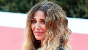 L'attrice Ali Wong trionfa ai Golden Globes ed entra nella storia