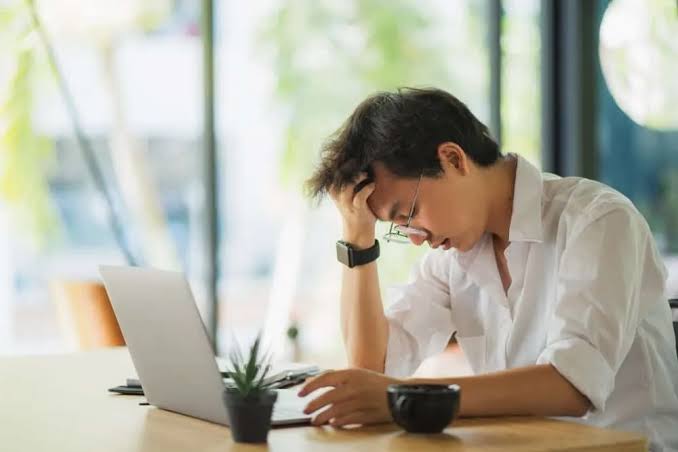 Dấu hiệu bạn bị căng thẳng và stress quá mức • Hello Bacsi