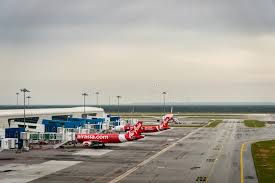 This article covers how to get between the 2 terminals at kul, klia1 and klia2. Air Asia Aircrafts On Runway Of Kuala Lumpur International Airport 2 Klia 2 Editorial Photography Image Of Background Sunrise 104709042
