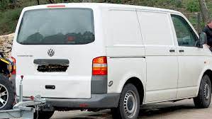 Morgane, 28 ans, était partie rechercher un chargeur avec une amie lorsqu'une camionnette blanche s'est portée à leur hauteur puis s'est garée près d'eux. Une Camionnette Blanche Suspecte Signalee A Bertrix La Police Prend La Chose Tres Au Serieux