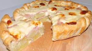 Tarte Aux Pommes De Terre Au Jambon Et Au Fromage Une Merveille A Votre Table Tonmag Recette En 2020 Pomme De Terre Recette Quiche Jambon Tarte Pomme De Terre