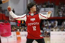 写真特集 バスケbリーグ スペシャルゲストに宇野昌磨 アフロ yahoo ニュース 宇野昌磨 bリーグ フィギュアスケート