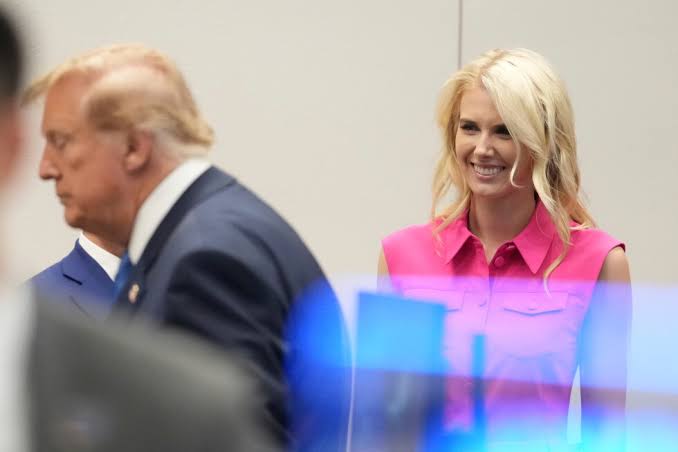 Trump Reportedly Gave White House Aides $45,000 Cash Gifts