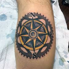 40 Ritzel Tattoo Designs Fur Manner Gear Tinte Ideen In 2020 Tatowierungen Tattoo Designs Tattoo Ideen