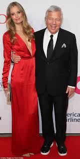 Prosecutors in robert kraft's prostitution case will be holding a press conference addressing the patriots' owner's involvement in. Meet Ricki Lander 73 Year Old Patriots Owner Bob Kraft S Girlfriend Half His Age Daily Mail Online