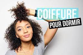 Comment Proteger Ses Boucles Pendant La Nuit Et Les Raviver Le Lendemain Matin Astuce Cheveux Cheveux Frises Entretien Cheveux