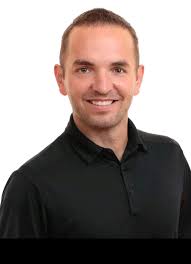 Curtis Ray's Instagram, Twitter & Facebook