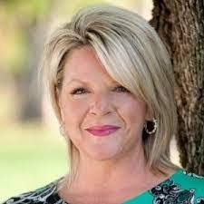 Amber Ozbun's Instagram, Twitter & Facebook