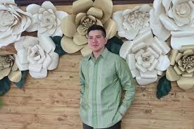 Nah, kalau baju couple kemeja batik kebaya yang satu ini modelnya sangat modern dan pastinya kekinian. Inspirasi Baju Lamaran Buat Cowok Ternyata Banyak Juga Macamnya