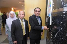 Timbalan menteri komunikasi dan multimedia: Yb Tuan Muslimin Bin Kementerian Pendidikan Malaysia Facebook