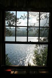 Epingle Par Apetitbruit Sur Inspirations Vue De La Fenetre Maison Au Bord Du Lac Porte Fenetre