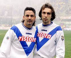 Fuori gli squalificati gastaldello e sabelli. Roberto Baggio Andrea Pirlo Brescia Calcio Giocatori Di Calcio Calcio Calciatori
