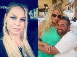 Toni Chick's Instagram, Twitter & Facebook