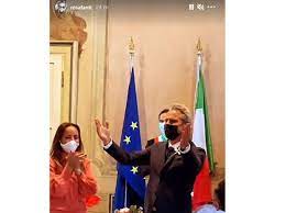 La conduttrice e l'imprenditore francese si sono conosciuti in vacanza in grecia, e tra loro è scattato subito il colpo di. Oxgs4zdxzjdwnm