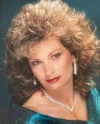 Jeri Combs's Instagram, Twitter & Facebook