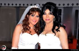 تعرضت الفنانة هيدي كرم، لهجوم كبير من رواد مواقع التواصل الإجتماعلي بعد نشرها فيديو مع ابنها وهما يمارسان الرياضة، معلقة: Ø¨Ø§Ù„ØµÙˆØ± Ù‡ÙŠØ¯ÙŠ ÙƒØ±Ù… Ø¹Ø±ÙˆØ³Ø© ÙÙŠ Ø§Ø¨Ù† Ù…ÙˆØª Ø®Ø¨Ø± ÙÙŠ Ø§Ù„ÙÙ†